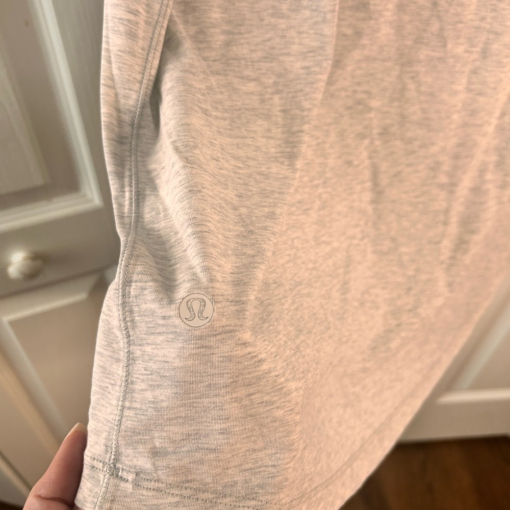 Lululemon Men's Crew Neck Soft Jersey T-Shirt - Light Gray Size XL Lightweight - Picture 4 of 4